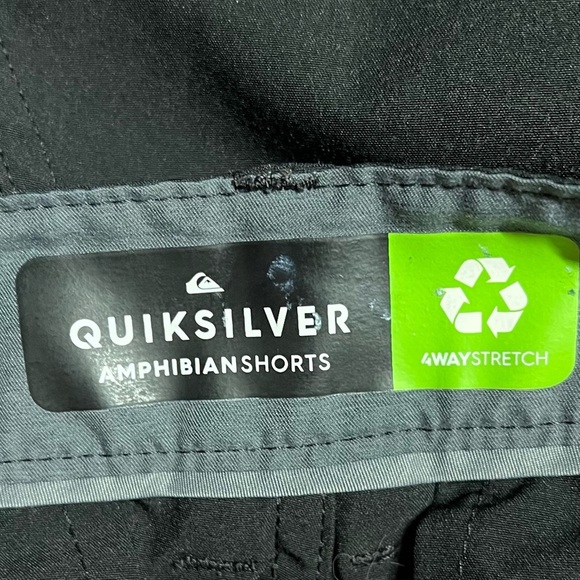 🌻Quiksilver Black Amphibian 20" Hybrid Boardshorts Size 30 - Picture 4 of 6